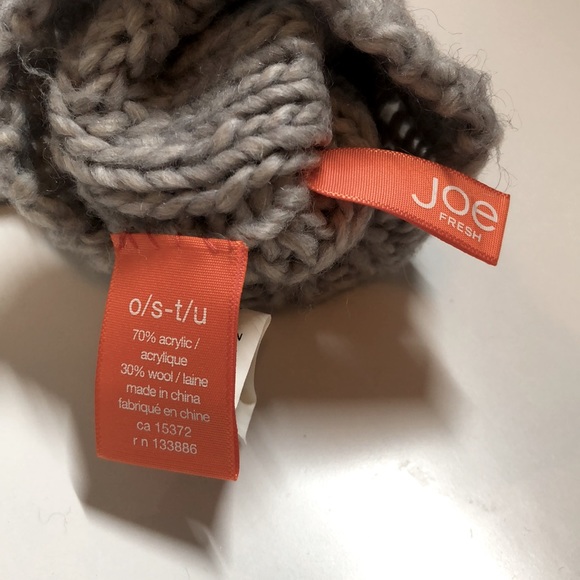Grey Knit Mittens - Joe Fresh - Picture 4 of 4